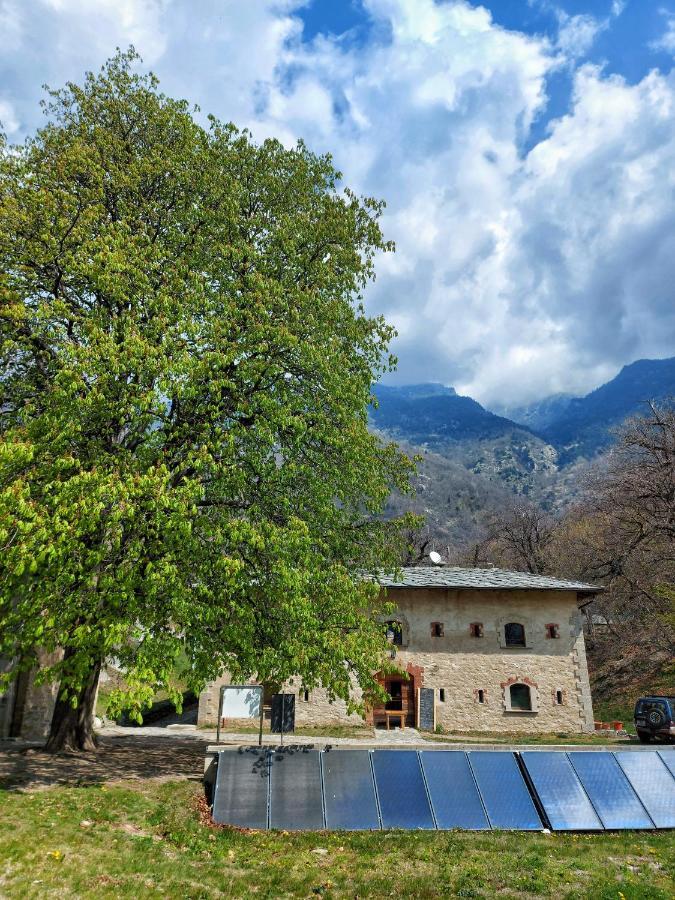 Forte Di Machaby Pansiyon Arnad Dış mekan fotoğraf