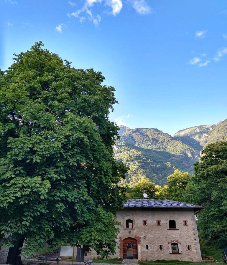Forte Di Machaby Pansiyon Arnad Dış mekan fotoğraf
